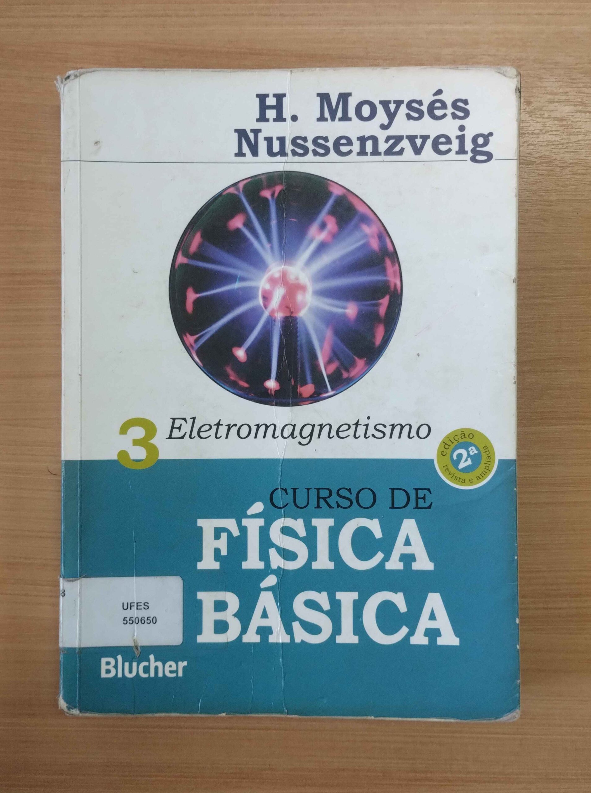 foto do livro de física básica volume 3 do Moysés.